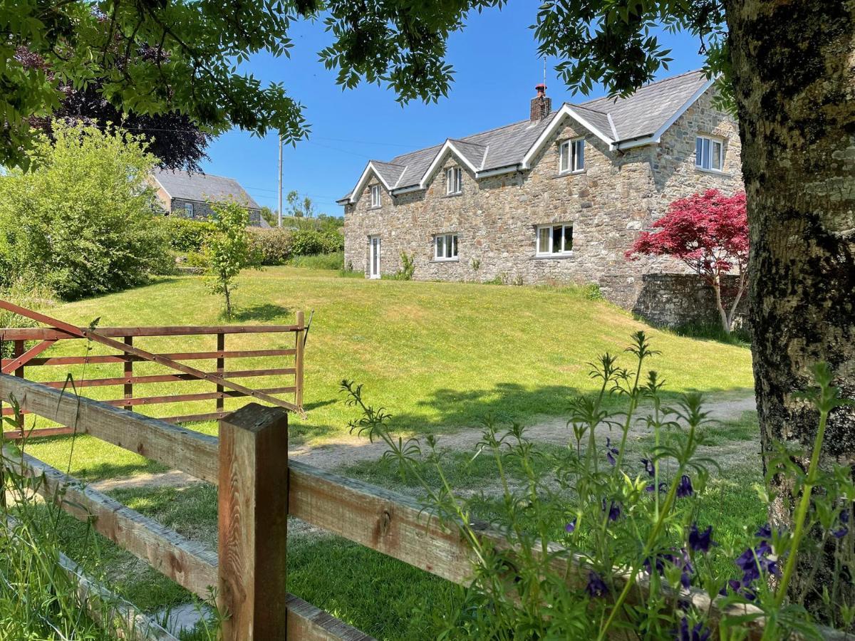 Maesyfelin Isaf B&B Llanybydder Экстерьер фото