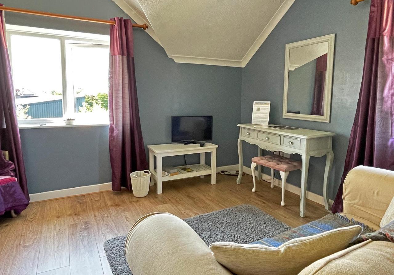 Maesyfelin Isaf B&B Llanybydder Экстерьер фото